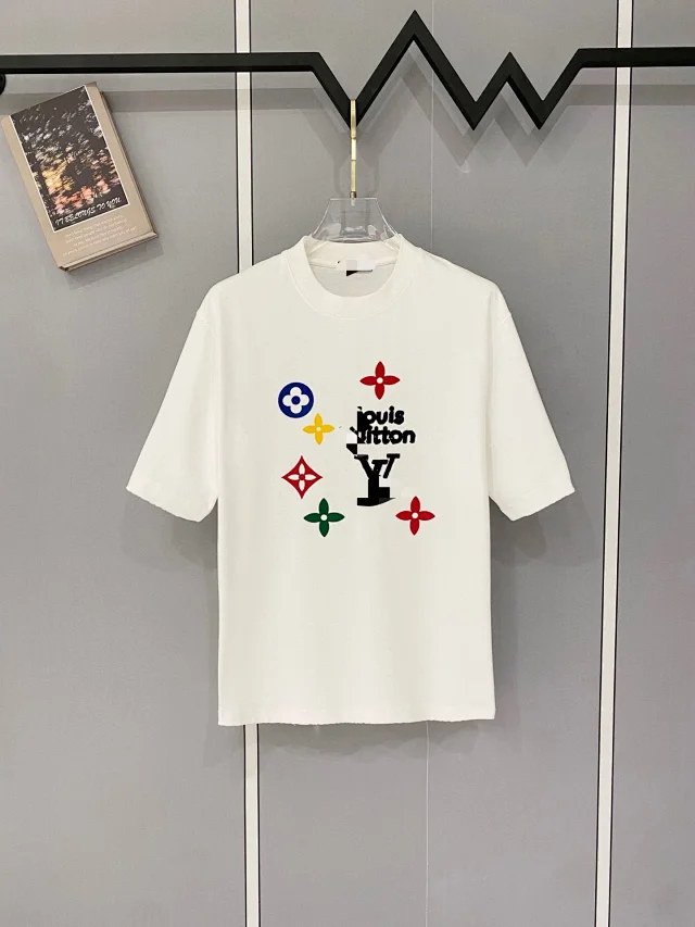 Louis Vuitton (LV)
T-Shirts
( 40+ colors )