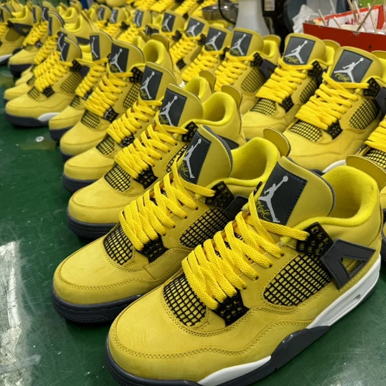 Air Jordan 4（AJ4)